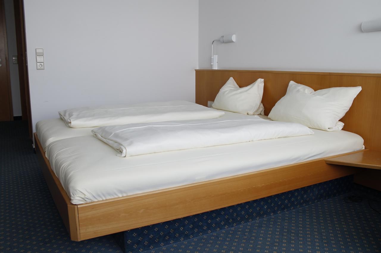 Hotel Schwanau Garni Bagian luar foto